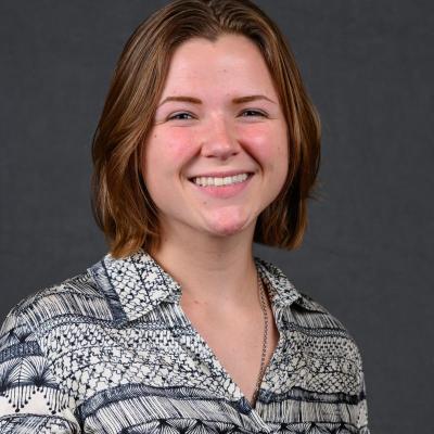 Ellie Vogl Headshot.jpg